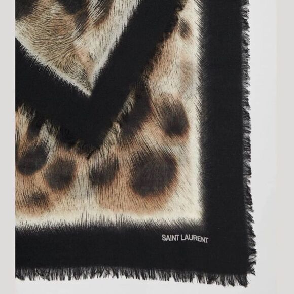 NWT Saint Laurent
Square Snow Leopard Bandana In Wool - Picture 2 of 7